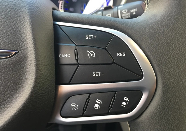 Chrysler Pacifica cena 189900 przebieg: 50500, rok produkcji 2022 z Kańczuga małe 352